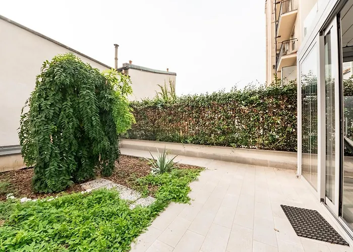Renovated Apt With Garden & Veranda!